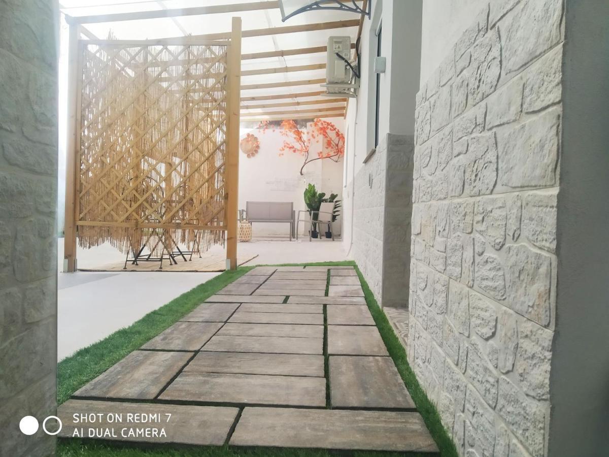 Aurisa Apartment Bari Exterior photo